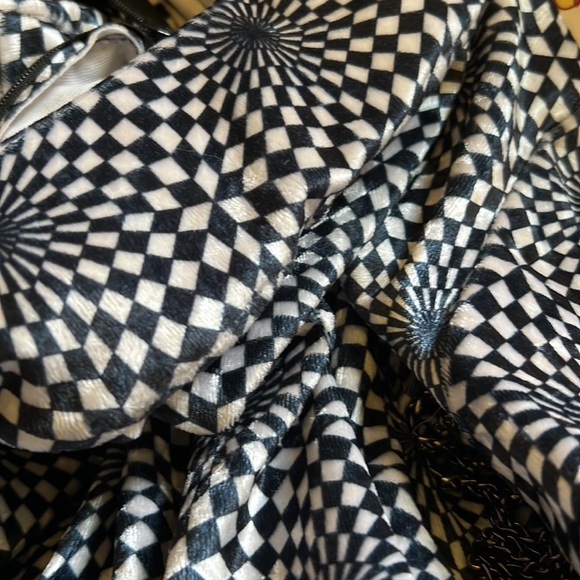 DPK velvet retro optical illusion black and white body suit szM - Picture 6 of 6